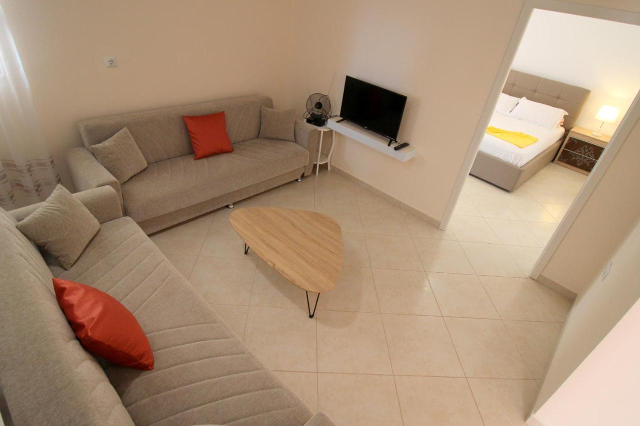 Villa 24 Sarandë Exteriör bild
