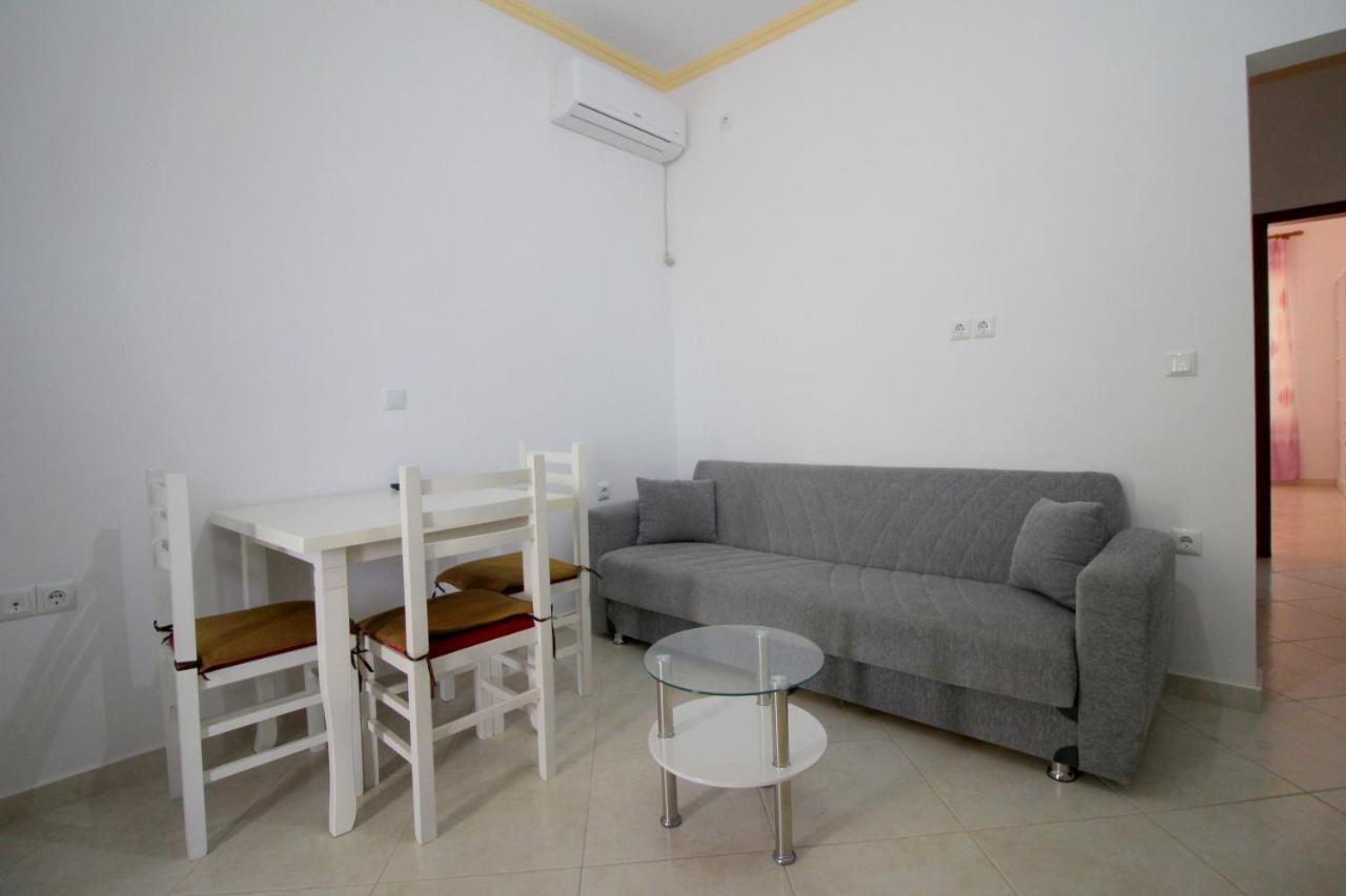 Villa 24 Sarandë Exteriör bild